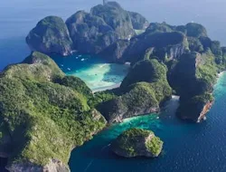 Phi Phi Islands Full Day Tour with Transfers from Phuket